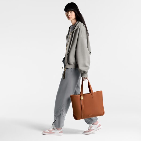 Louis Vuitton M25342 Low Key Cabas MM Cognac Brown