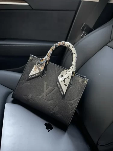 Louis Vuitton M45653 Onthego PM Material Monogram Empreinte Leather photo review