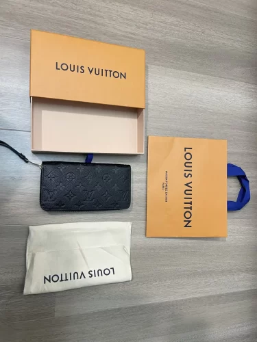 Louis Vuitton Portefeuille Zippy M61864 photo review