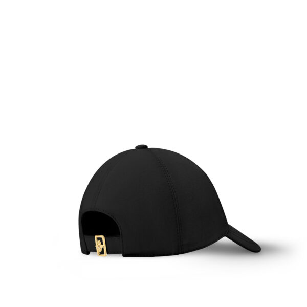 Louis Vuitton M7282M LV Signature Cap
