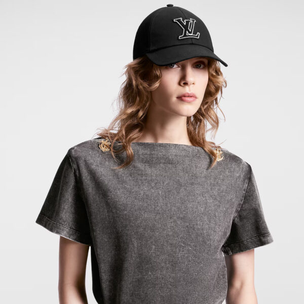 Louis Vuitton M7282M LV Signature Cap