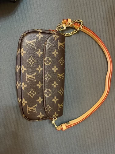 Click to view full screen Louis Vuitton M81911 Wallet on Chain Ivy photo review
